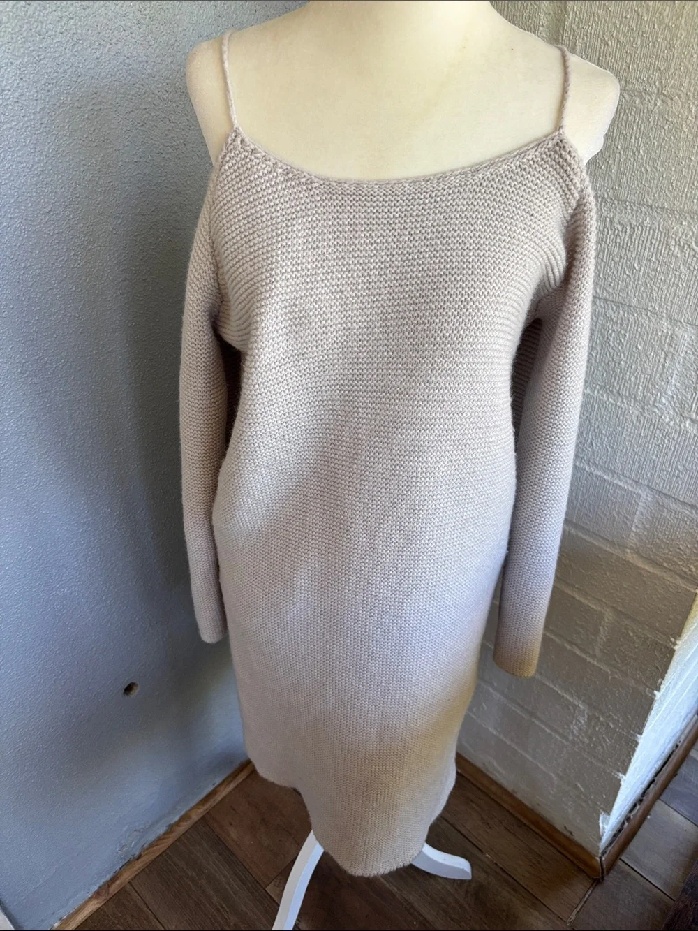 Elliatt Off-the-Shoulder Knit Long Sleeve Sweater Dress sz S